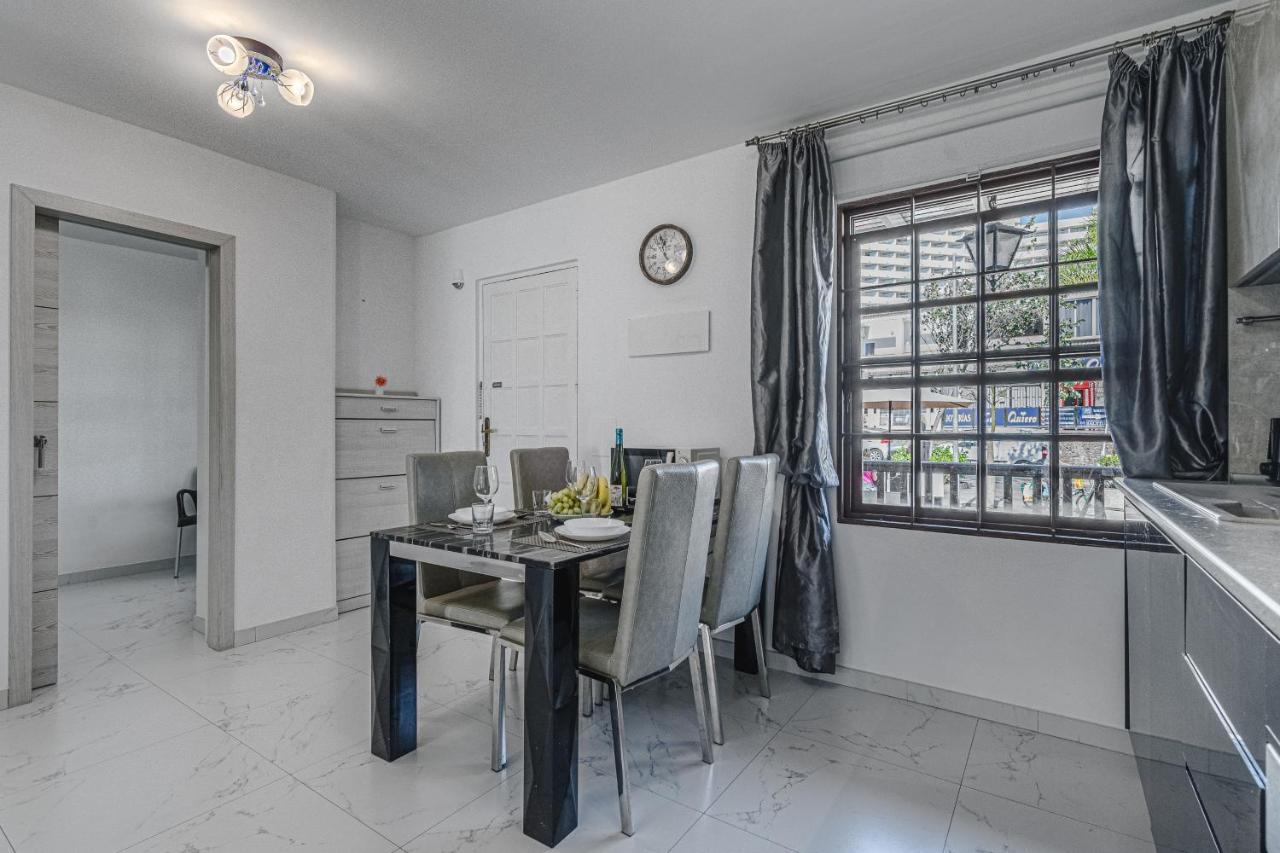 Appartement Amazing 3 Bedroom On The First Line Of The Americas Beach, Air Conditioner And Terrace Ocean View *