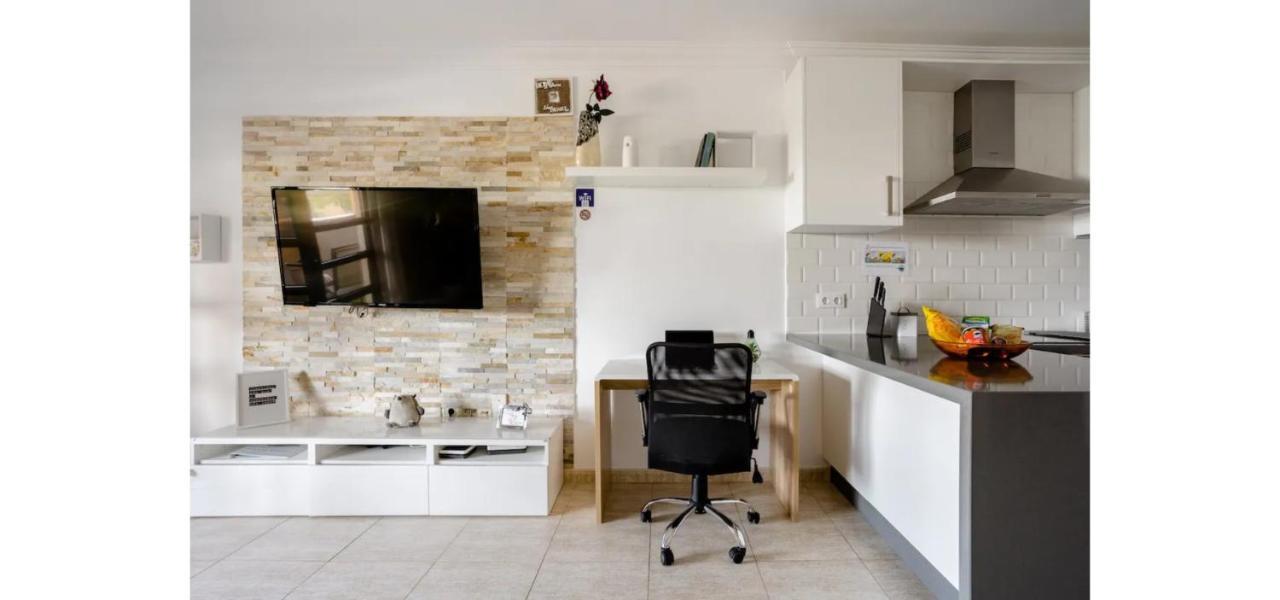 Casa Krisma, Fabulous Modern Spacious 2 Bedrooms Apartment, Remote Work, Fast Wifi, Parking&ac * Costa Adeje (Tenerife)