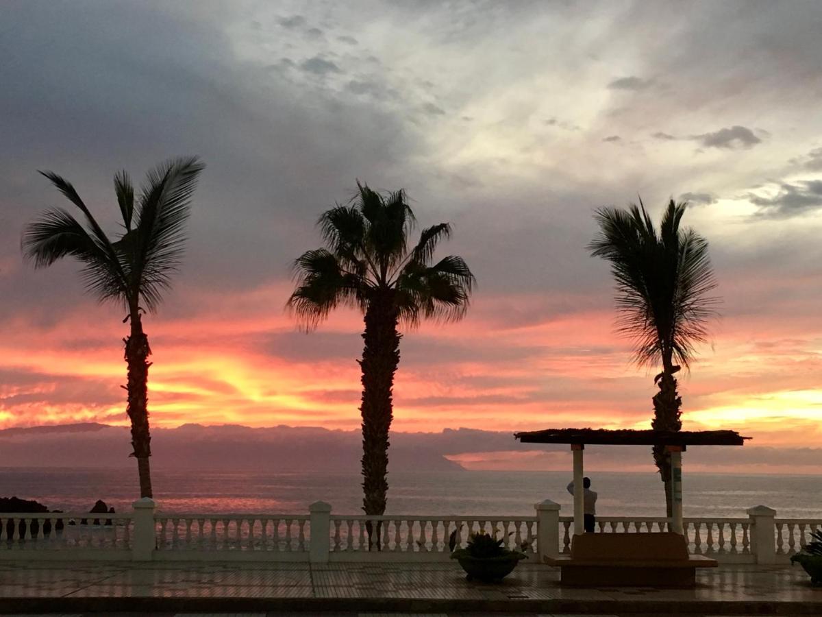 Relax And Enjoy With A View Of El Teide And Sea Puerto de Santiago (Tenerife)