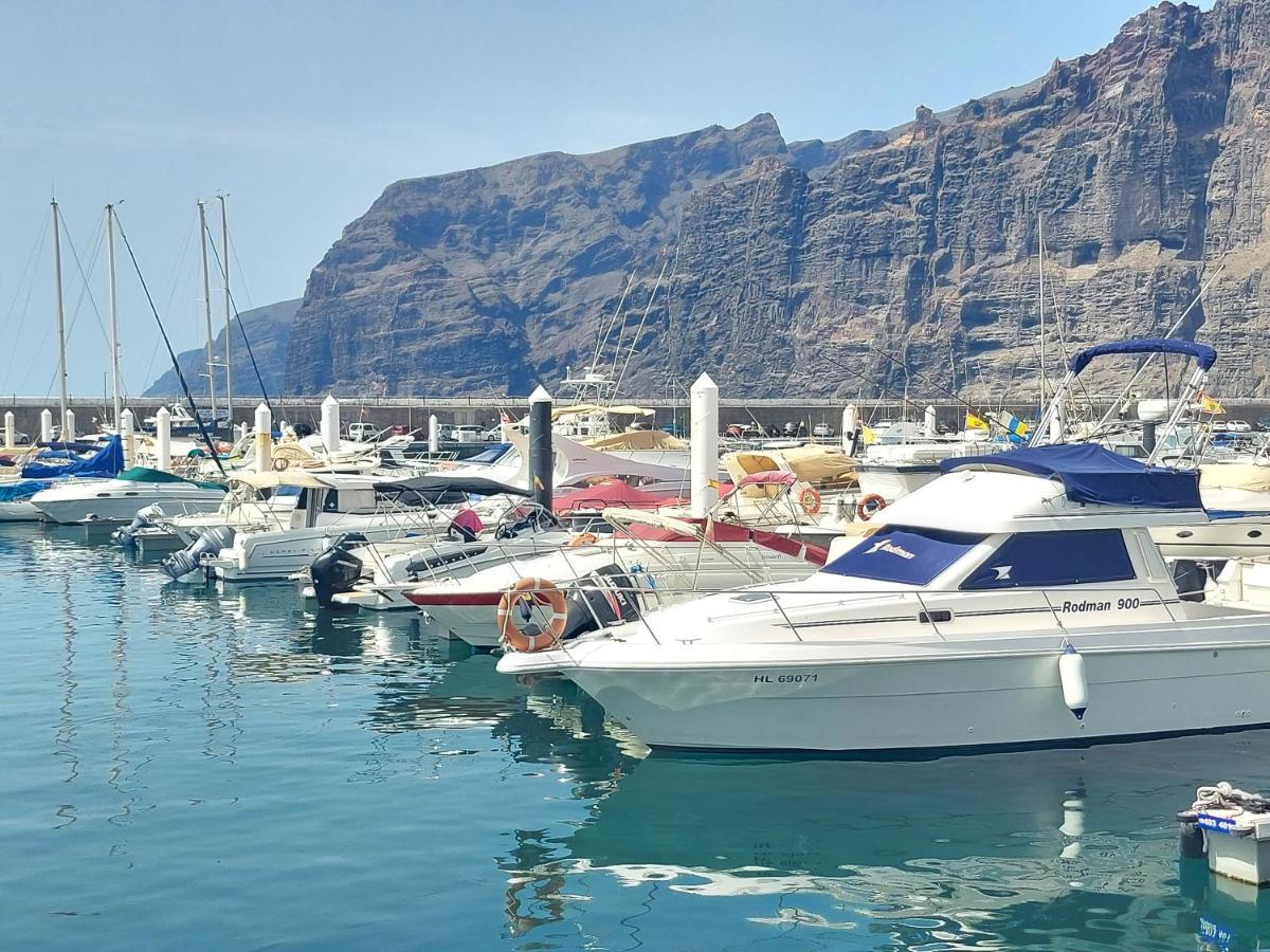 Poblado Marinero, Gigantes 1 Acantilado de los Gigantes