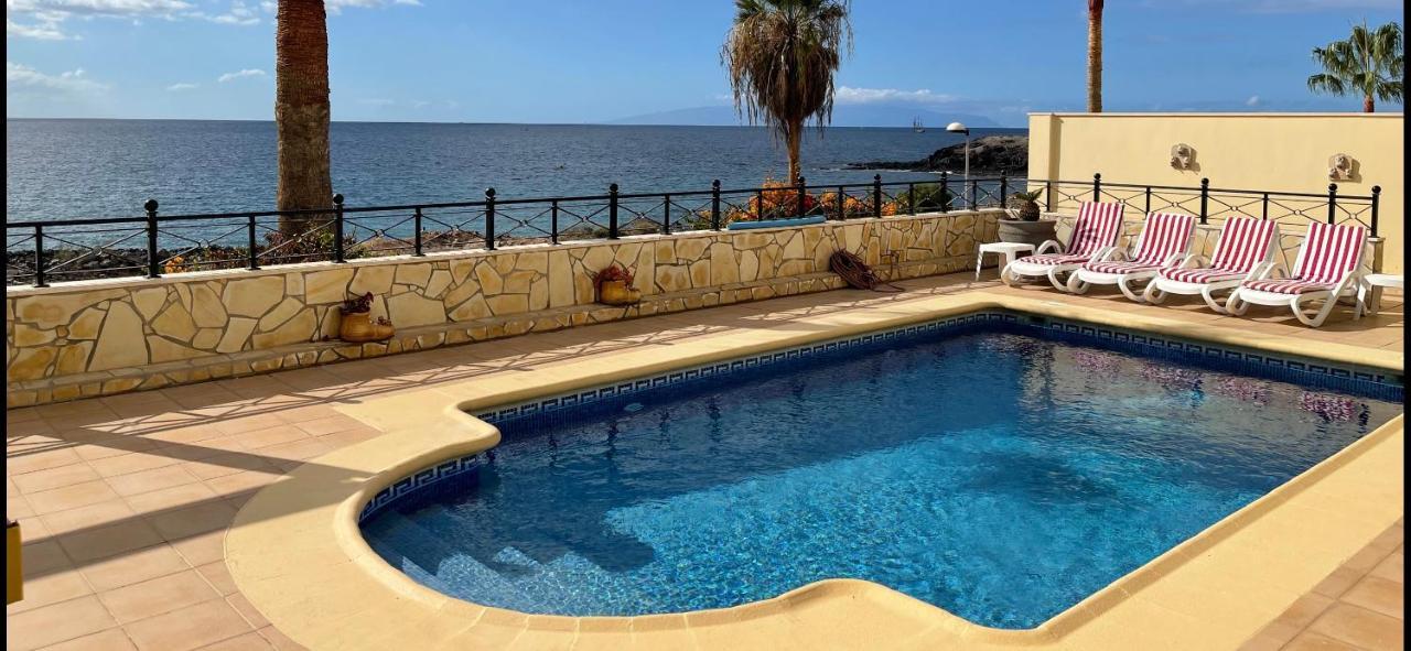Exclusive On The First Line Of The Ocean With A Private Heated Pool Villa