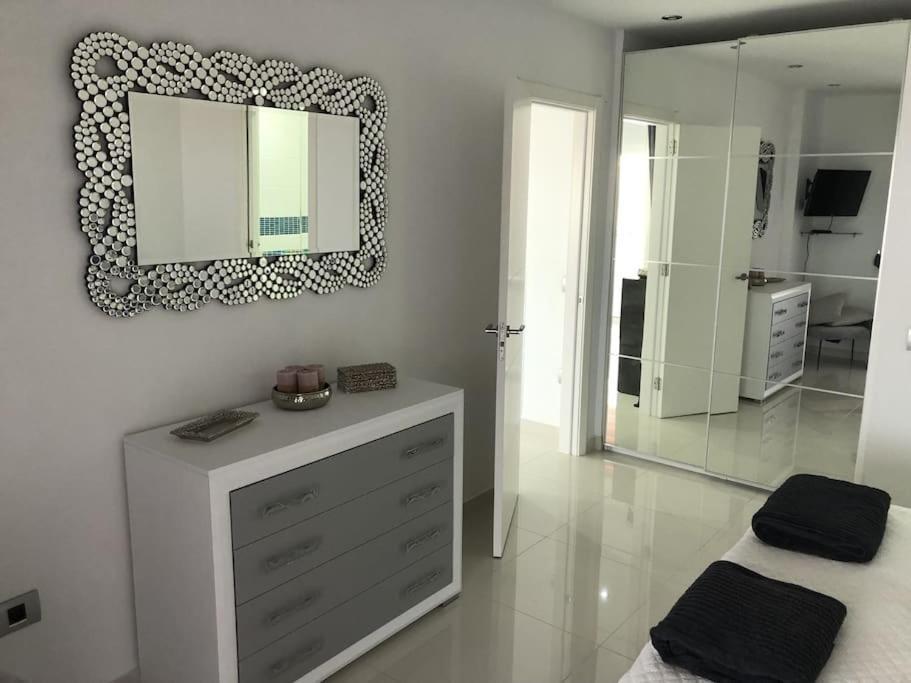 Apartamento Con Impresionantes Vistas Y Piscina