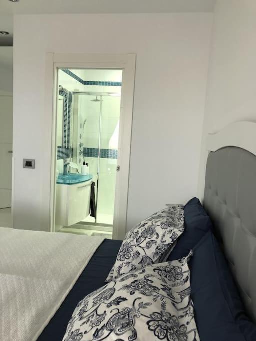 Apartamento Con Impresionantes Vistas Y Piscina *