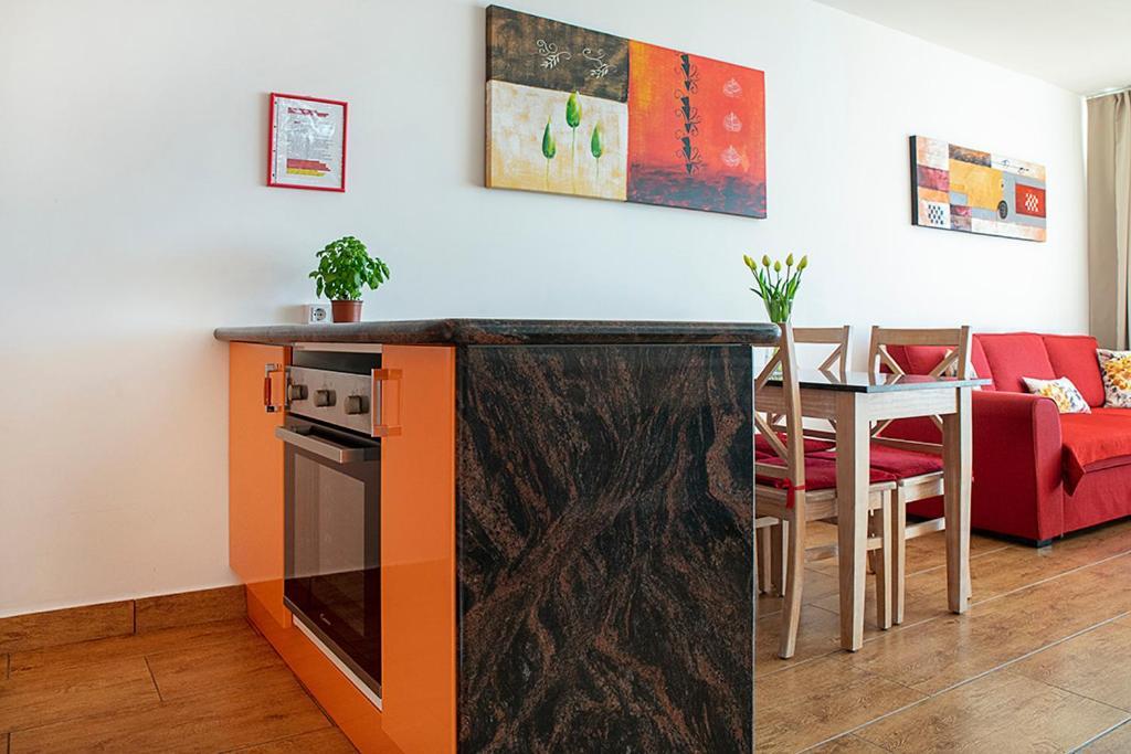 Apartment Azahara Playa -las Vistas Free Wifi Playa de las Americas (Tenerife)