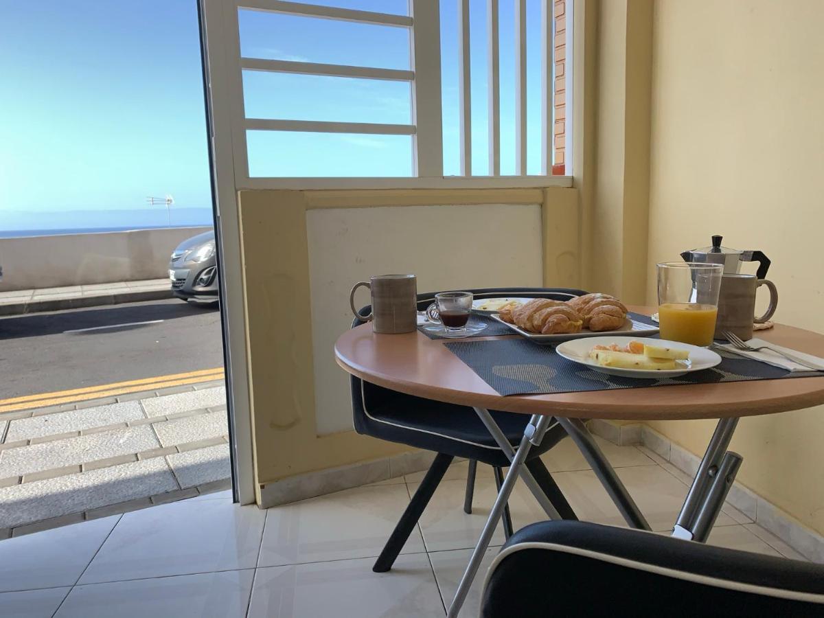 Homestay In Shared In Cristianos In Front Of The Playa Vistas *