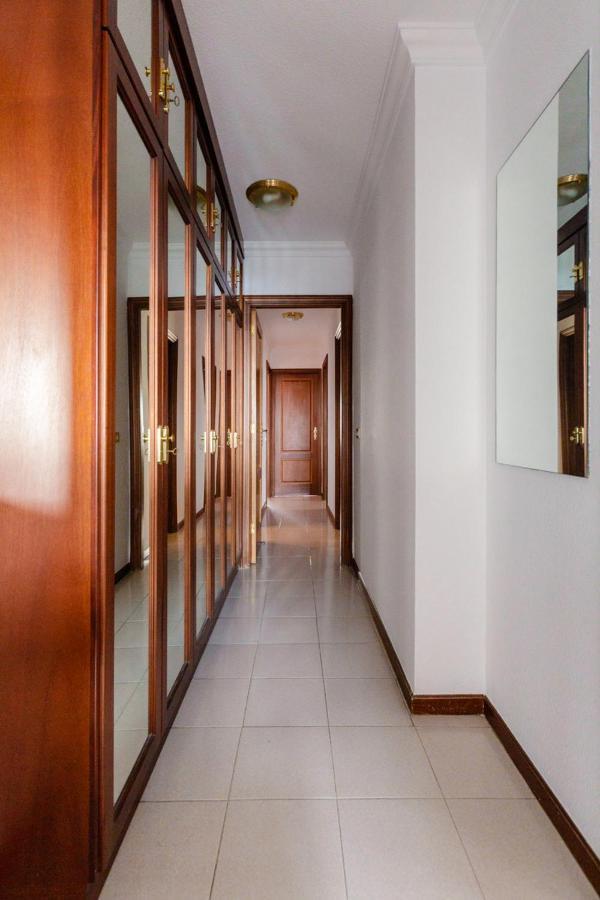 Santa Cruz Harbor Views: Seaside Prime Location Santa Cruz de Tenerife