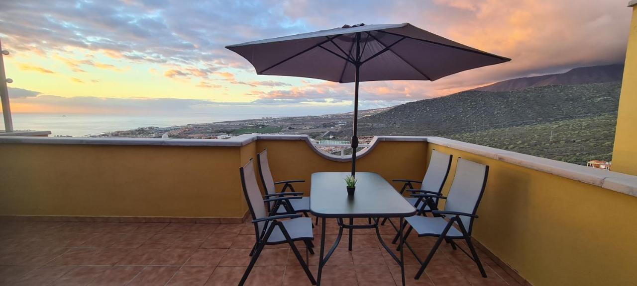 Apartment With A Serene Ocean And Mountain View *