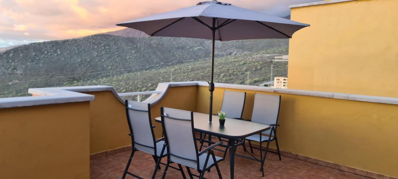 Apartamento With A Serene Ocean And Mountain View Costa Adeje (Tenerife)