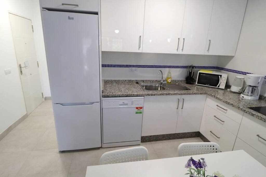 Mare B90 By Tenerife & Sales * Costa Adeje (Tenerife)