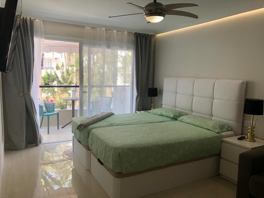 First Line Seaview Apartamento