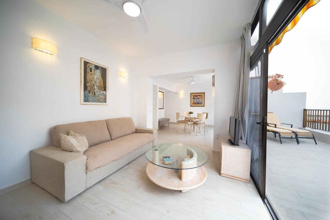 Oasis Bay - Cliffs, Beach, Town Center Apartment *