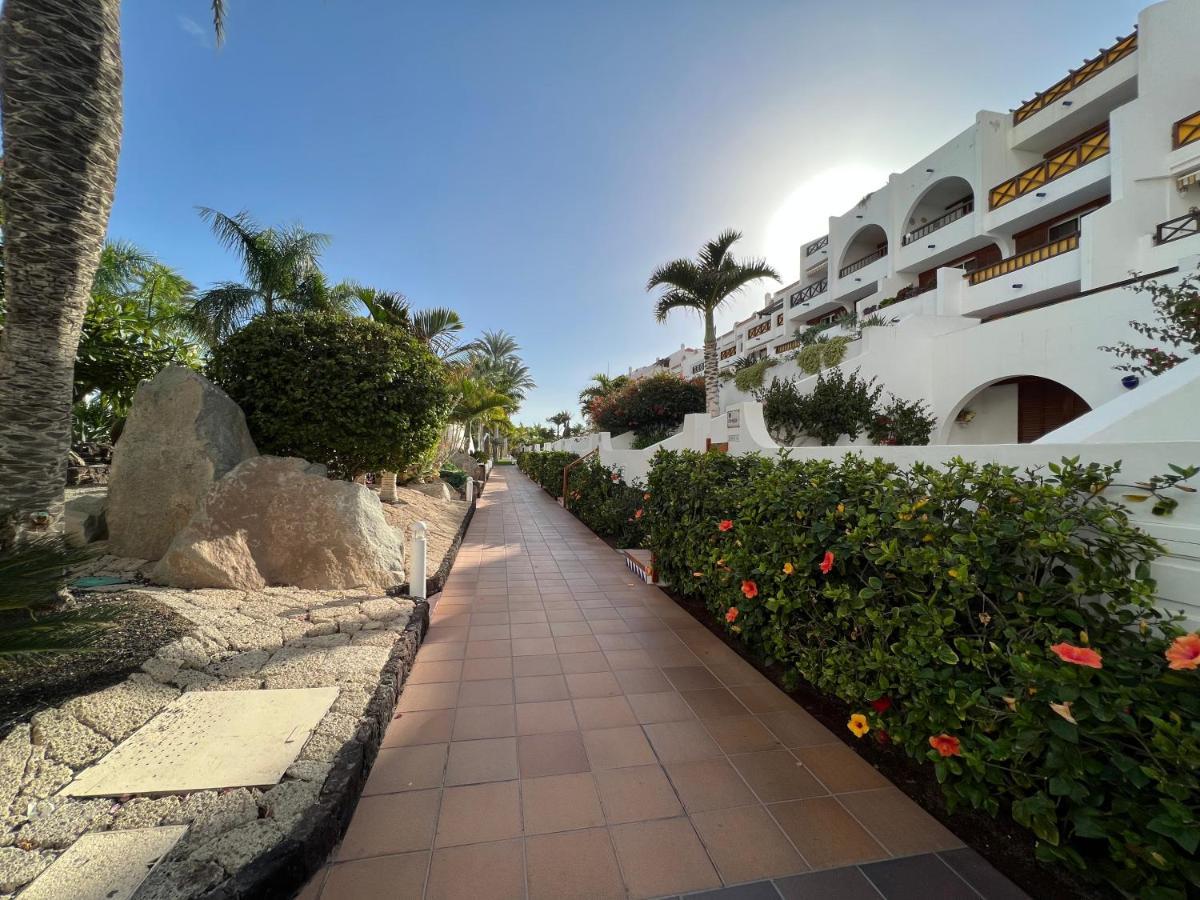 Apartment Villas And In A Popular Complex *