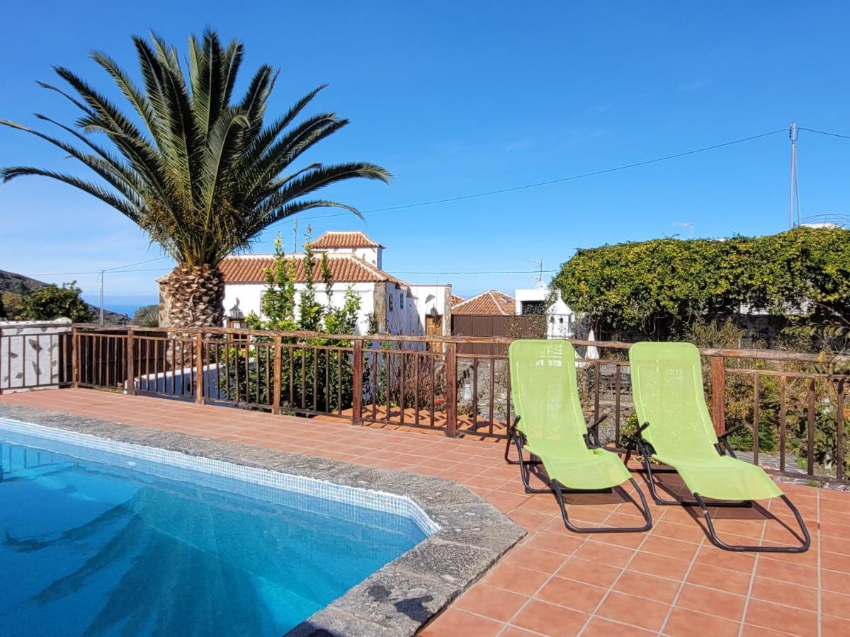 El Poleo With Pool And Sea View Holiday home