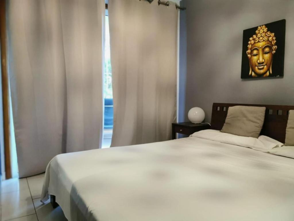 2bed Pool View- San Eugenio Apartment