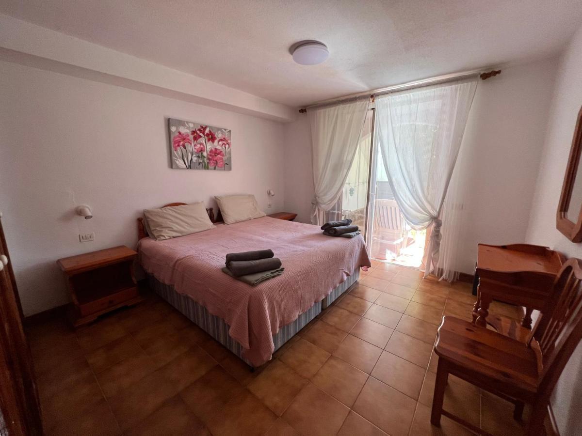 Villas And In A Popular Complex * Playa de las Americas (Tenerife)