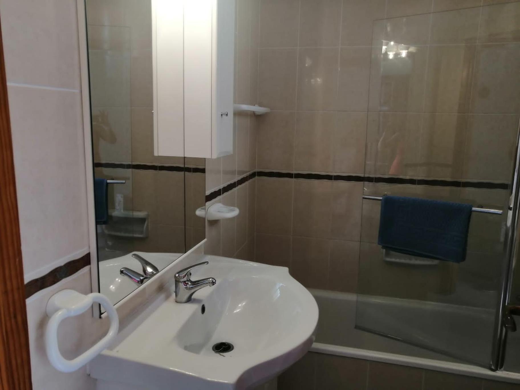 Apartment 1 Bedroom With Stunning Sea View *