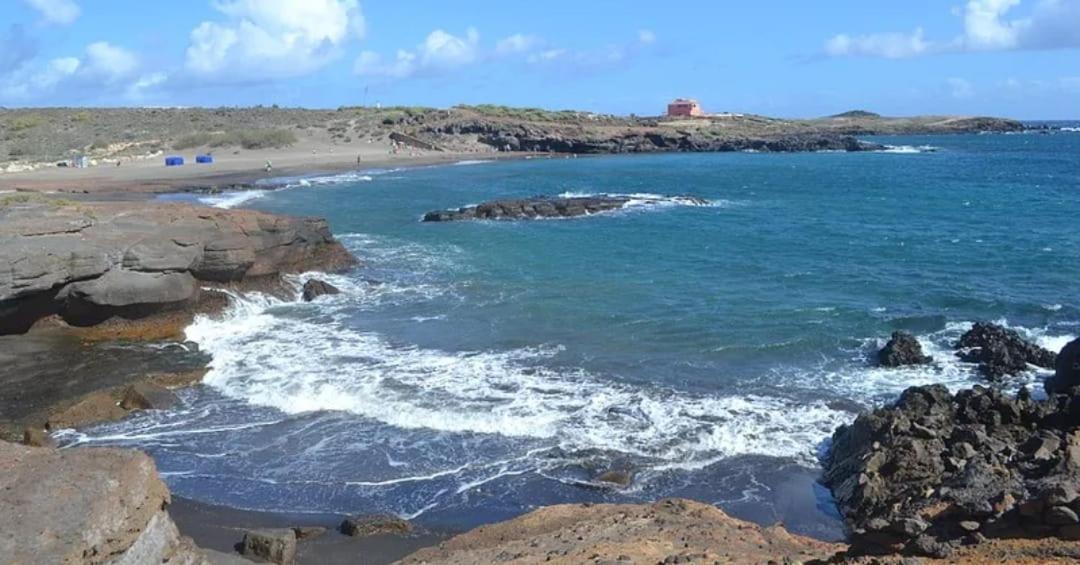 Con Jacuzzi Climatizado, Barbacoa Y Cerca De La Playa Hébergement de vacances *