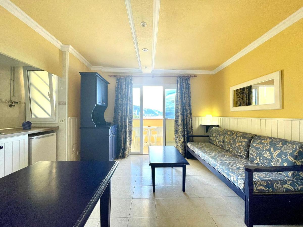 With Spectacular Views, Atlantic Ocean, Pool Y Free Wifi In All Common Areas * Puerto de la Cruz (Tenerife)