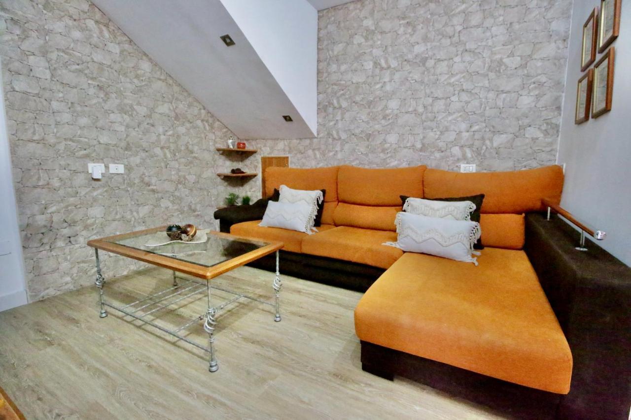 Apartamento Ohana ático Avenida Chayofita Los Cristianos (Tenerife)