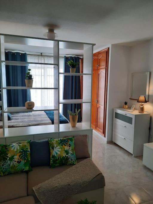 Edward'S House Tenerife -Small Flat In Adeje Town. *