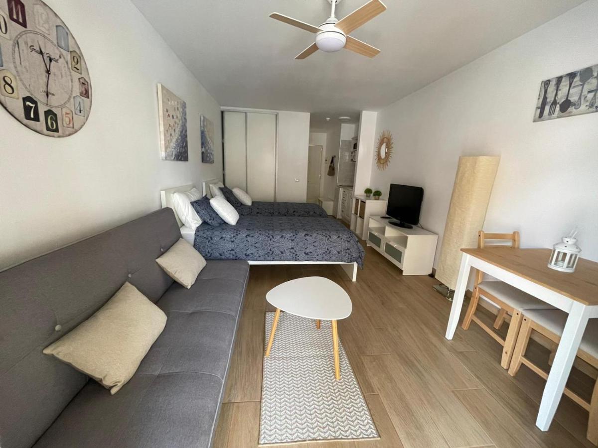 Castle Harbour Cristianos Beautiful With Pool View *