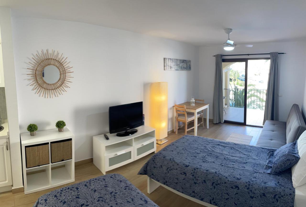 Castle Harbour Cristianos Beautiful With Pool View