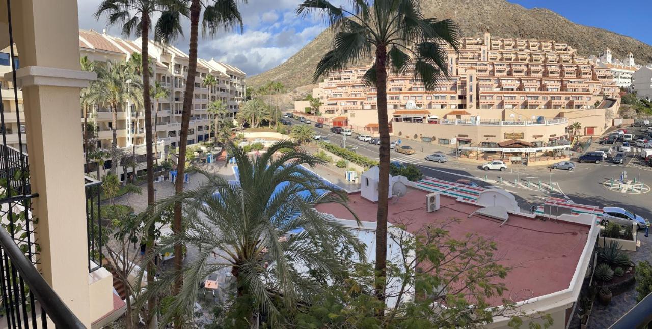 Apartamento Castle Harbour Cristianos Beautiful With Pool View Los Cristianos (Tenerife)