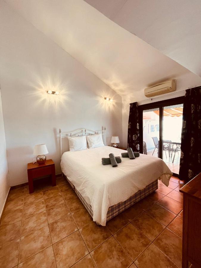 Hébergement de vacances House Private Heated Pool Amazing View On Golf Ocean 3 Bedrooms 3 Bathrooms 6 To 8 Adults 3-17 Years Old Children Being Considered Adults And In Addition 0-2 Years Old Children Are Welcome For Free