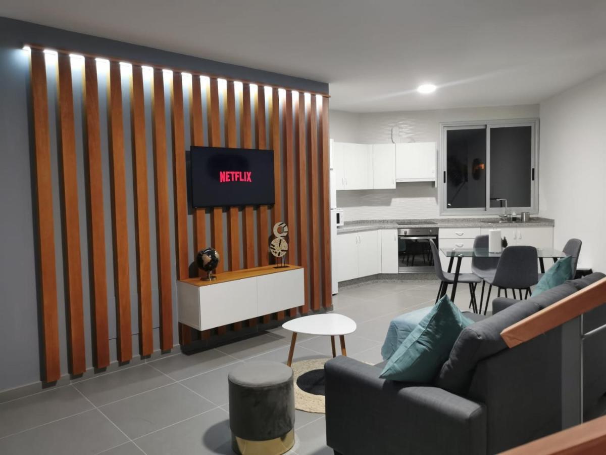 Amplio Duplex Apartment Tamaimo