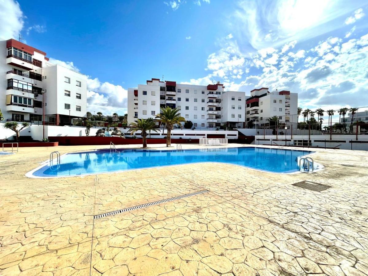 Urb. Palmeras Del Sur Con Piscina Apartment