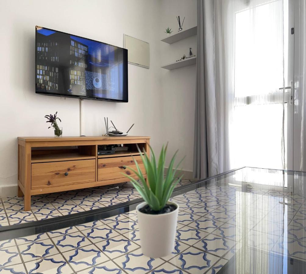 El Cortijo - Pool - Free Parking Apartment *