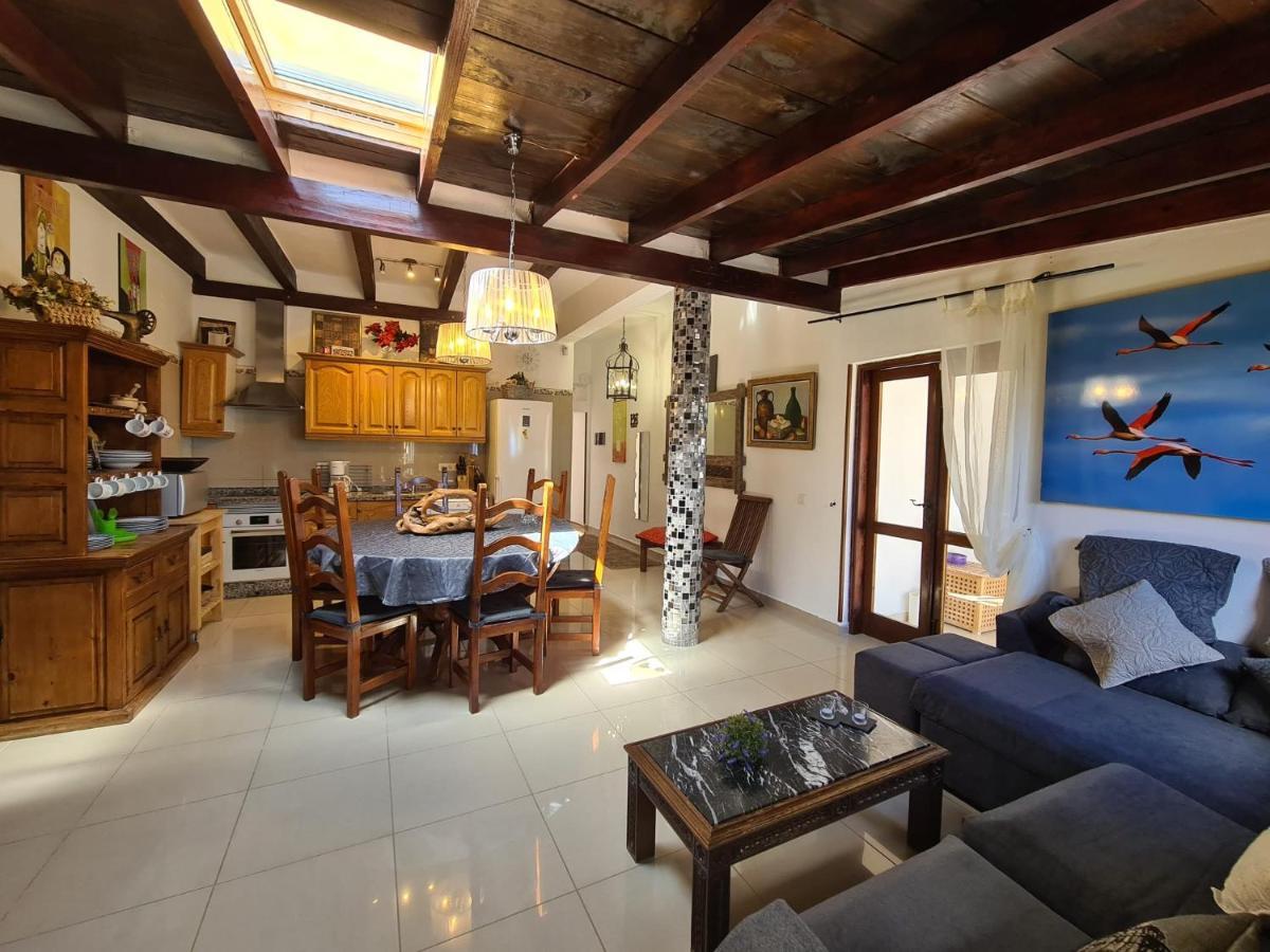 Almendro Holiday home *