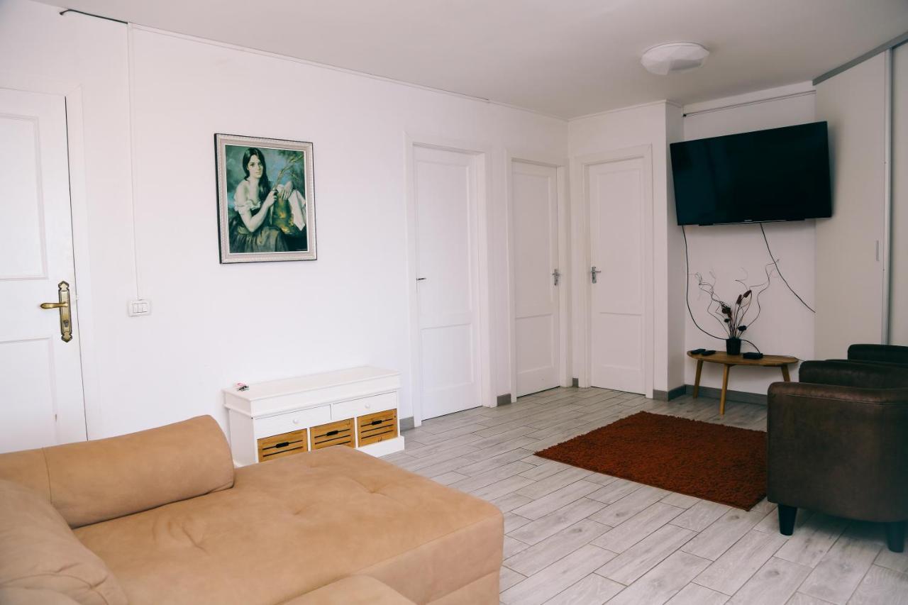 Appartement Europa 2 *
