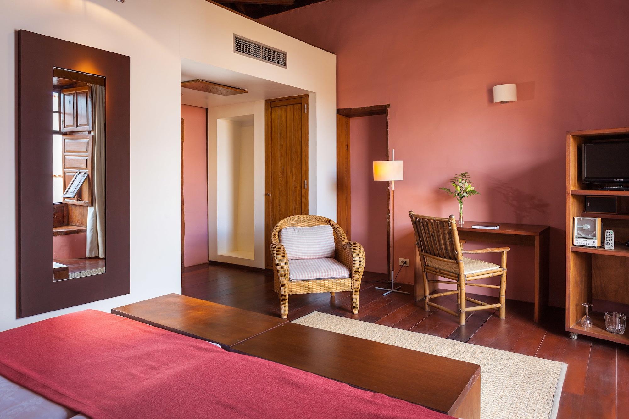 Hotel Livvo La Quinta Roja 4*