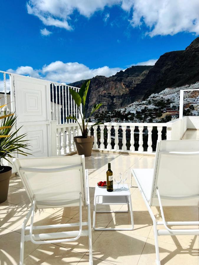 Luxury Penthouse With Breathtaking Views And Huge Private Terraces * Puerto de Santiago (Tenerife)