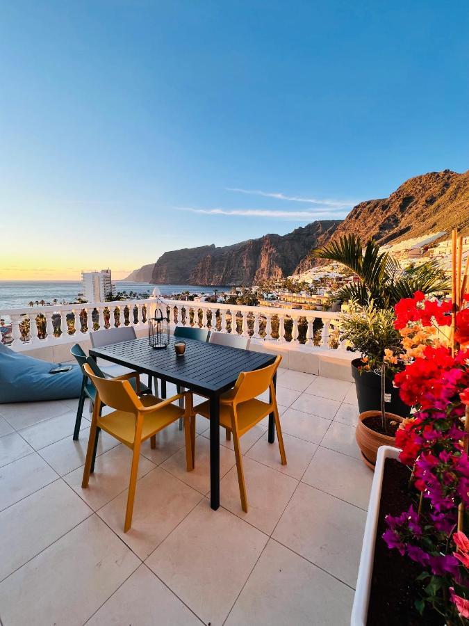 Luxury Penthouse With Breathtaking Views And Huge Private Terraces Apartment Puerto de Santiago (Tenerife)