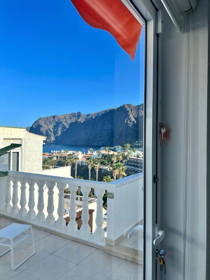 Apartment Luxury Penthouse With Breathtaking Views And Huge Private Terraces Puerto de Santiago (Tenerife)