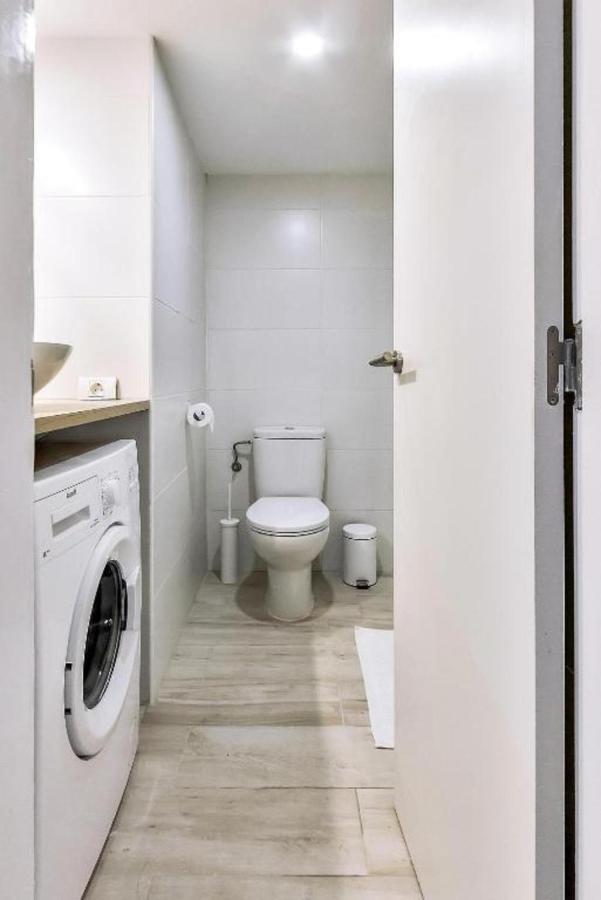 Apartamento De 2 Dormitorios Con Wifi, Cerca De Playa, En *