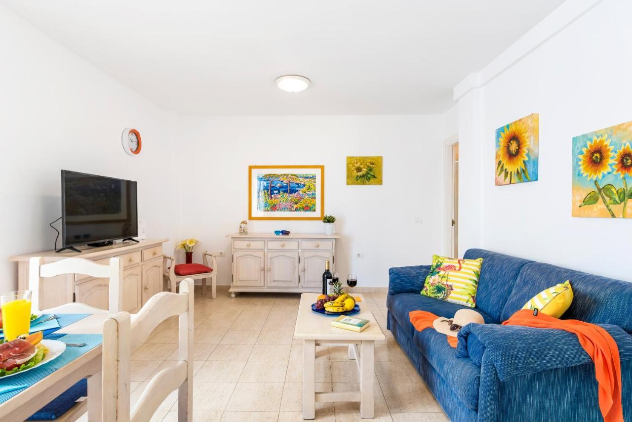 Apartment 17 Cristianos By The ,wifi