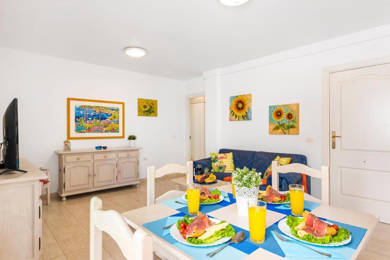 Apartment 17 Cristianos By The ,wifi