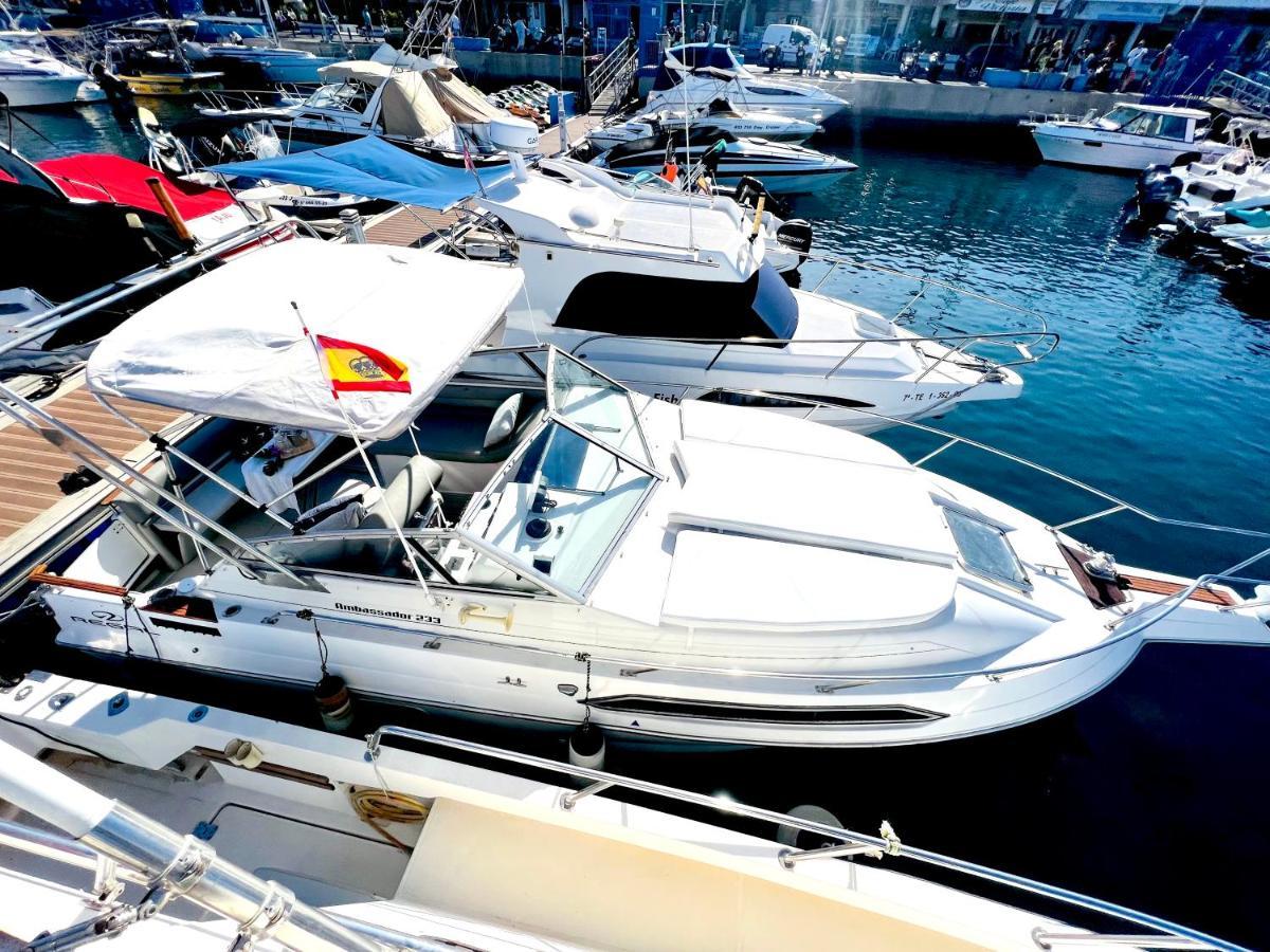 Barco Sihnny - Puerto Colon Costa Adeje (Tenerife)