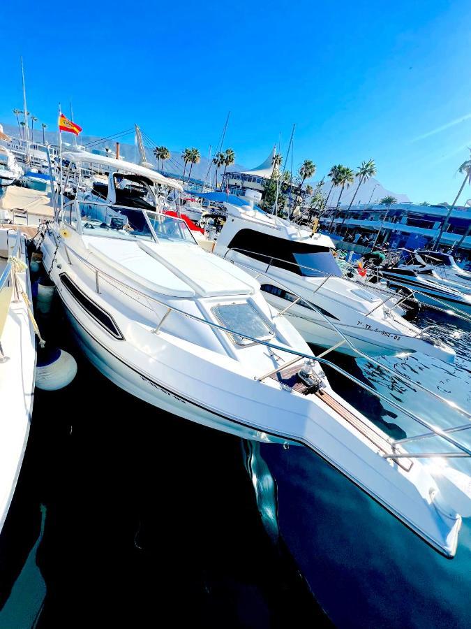 Barco Sihnny - Puerto Colon Costa Adeje (Tenerife)