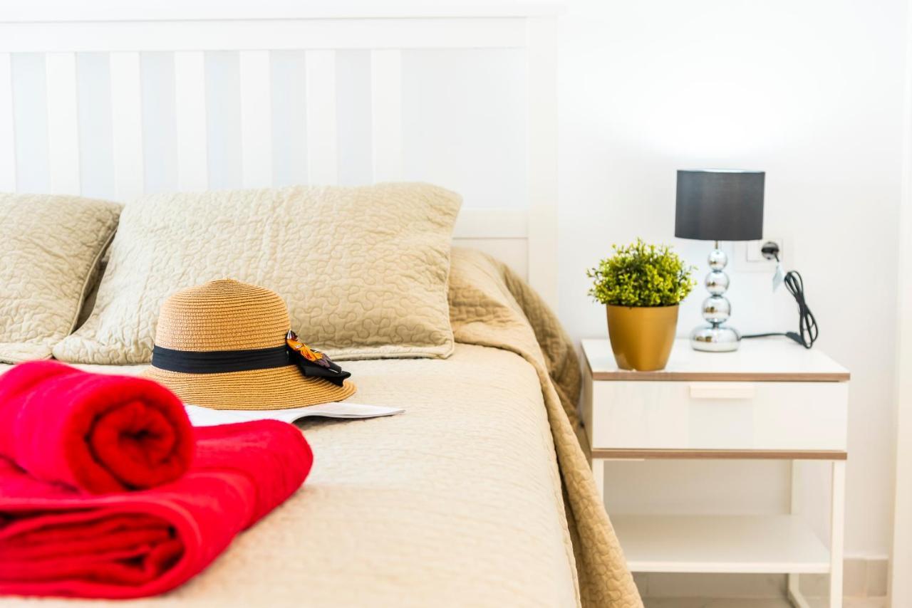 Apartment 76. Cristianos First Sea Line, Parking, Wi Fi