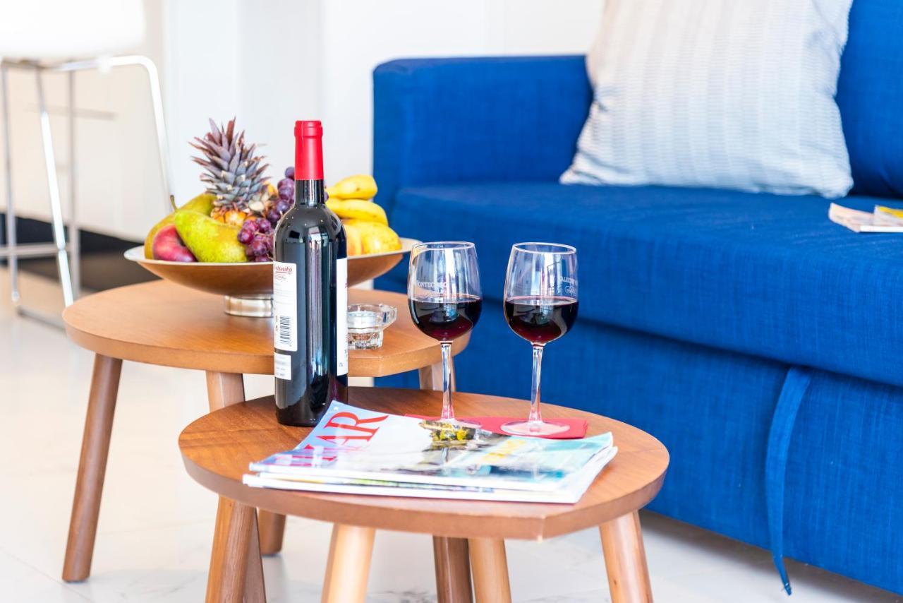 Apartment 76. Cristianos First Sea Line, Parking, Wi Fi *