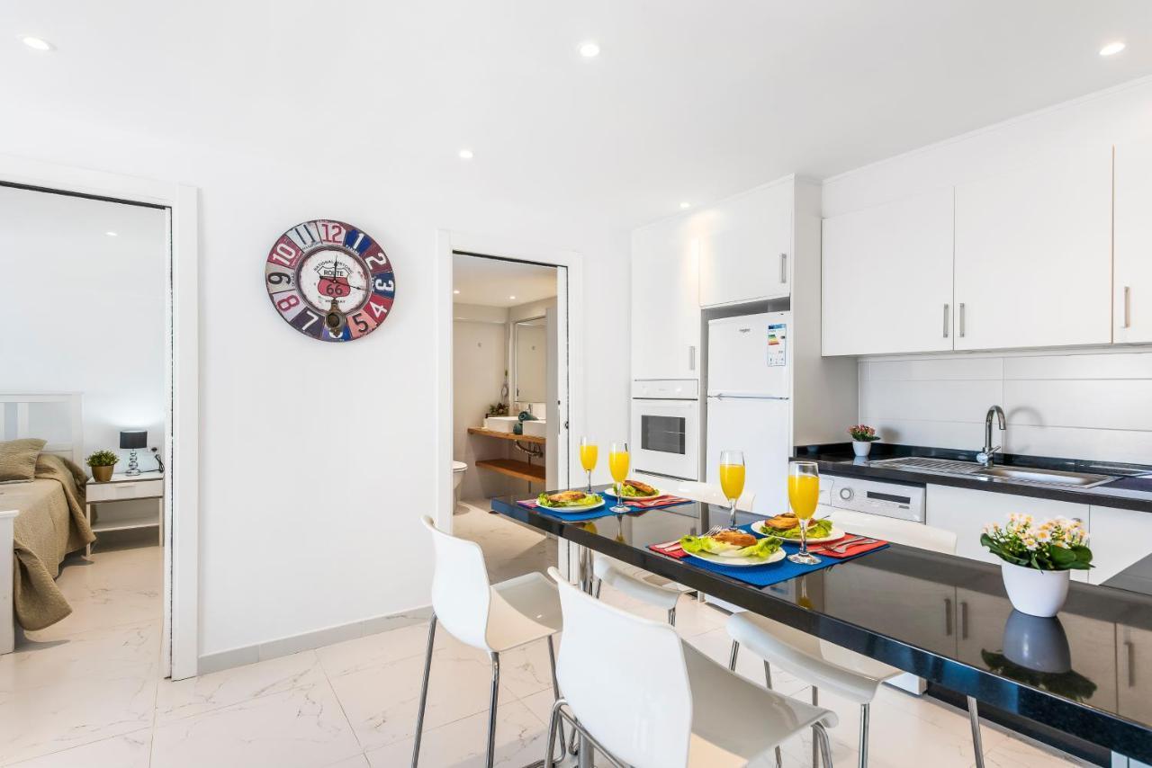 Apartment 76. Cristianos First Sea Line, Parking, Wi Fi