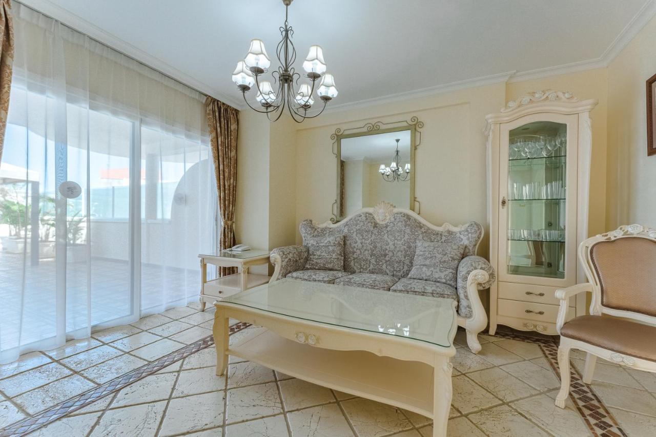 Flamingo Boutique 4*