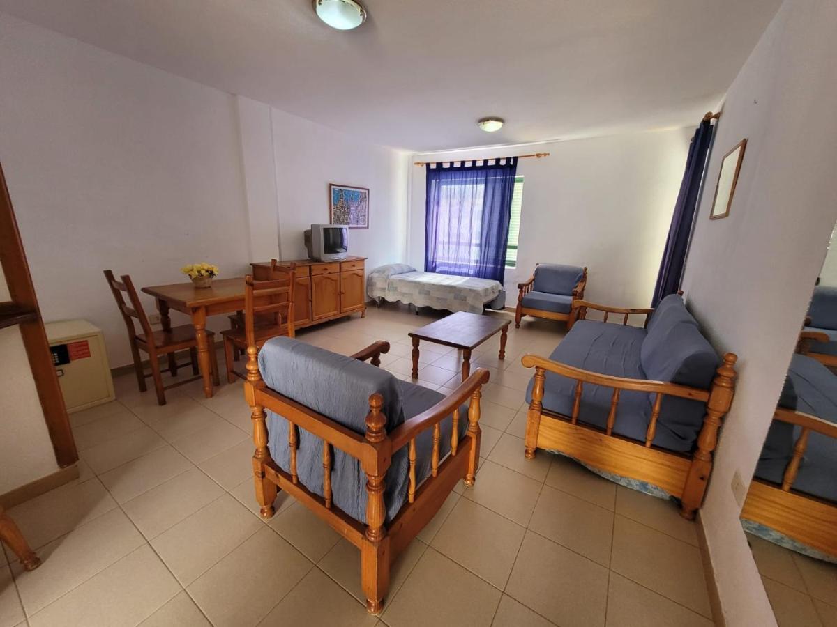 Immaculate 1-bed In Arona E308