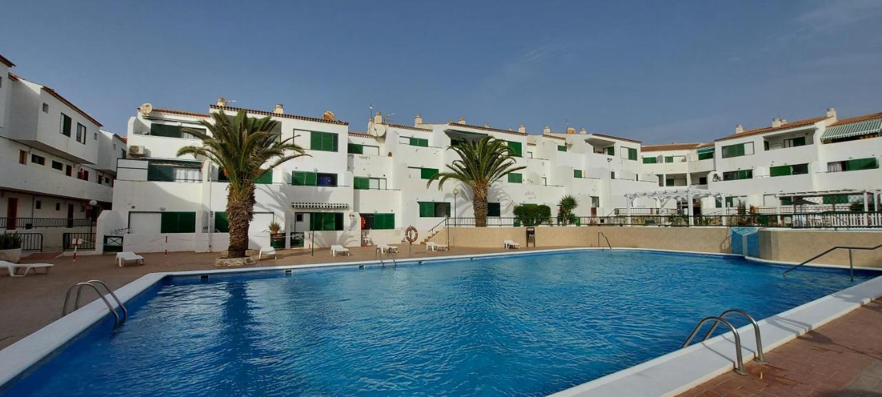 Immaculate 1-bed In Arona E308 *