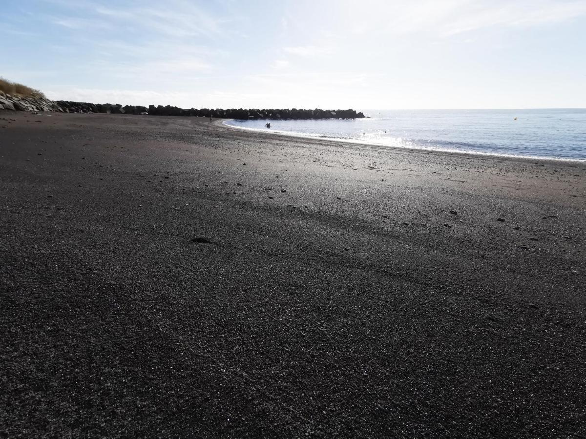 Home2book Comfy Beachfront Apartment *