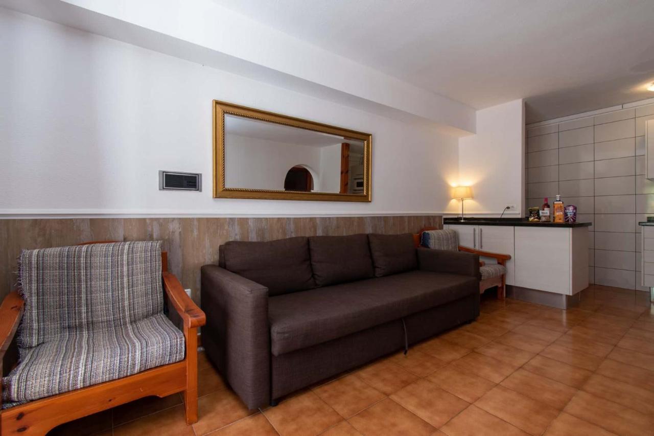 1 Bed Near The Pool